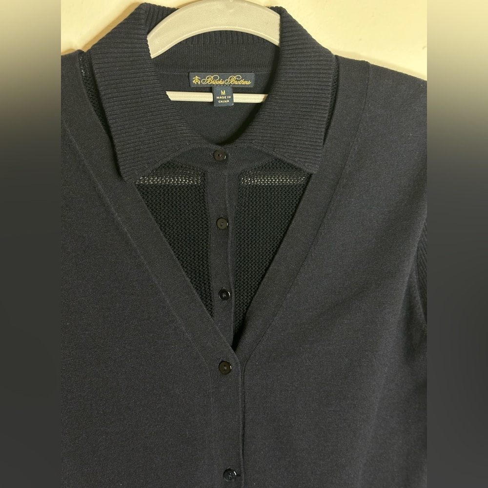 Brooks Brothers V Neck Women’s Cardigan Size Medium - Picture 3 of 5